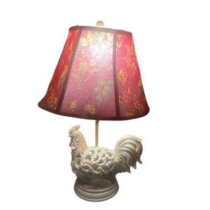 Vtg Rooster Chicken Figural Table Lamp  Country Shade